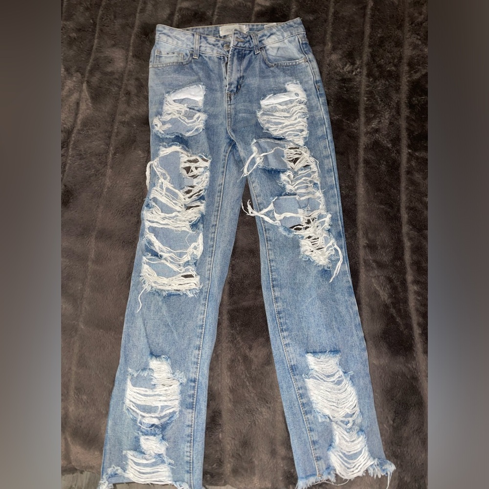 Women’s ripped jeans